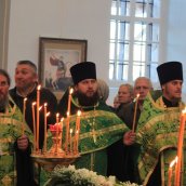 "Горы и холми, взыграйте, пустыня Афонская, возвеселися"