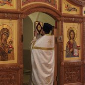 "Явися Спас, благодать и истина, во струях Иорданских"