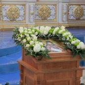 "Горы и холми, взыграйте, пустыня Афонская, возвеселися"