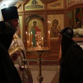 "Явися Спас, благодать и истина, во струях Иорданских"