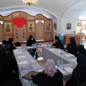 В Сезеновском монастыре прошел круглый стол по направлению: "Древние монашеские традиции в условиях современности"