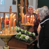 "Горы и холми, взыграйте, пустыня Афонская, возвеселися"