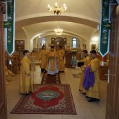Архиерейская служба в Сезеновской обители.