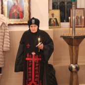 "Явися Спас, благодать и истина, во струях Иорданских"