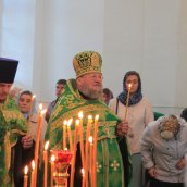 "Горы и холми, взыграйте, пустыня Афонская, возвеселися"