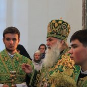 "Горы и холми, взыграйте, пустыня Афонская, возвеселися"
