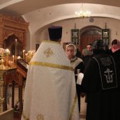 "Явися Спас, благодать и истина, во струях Иорданских"