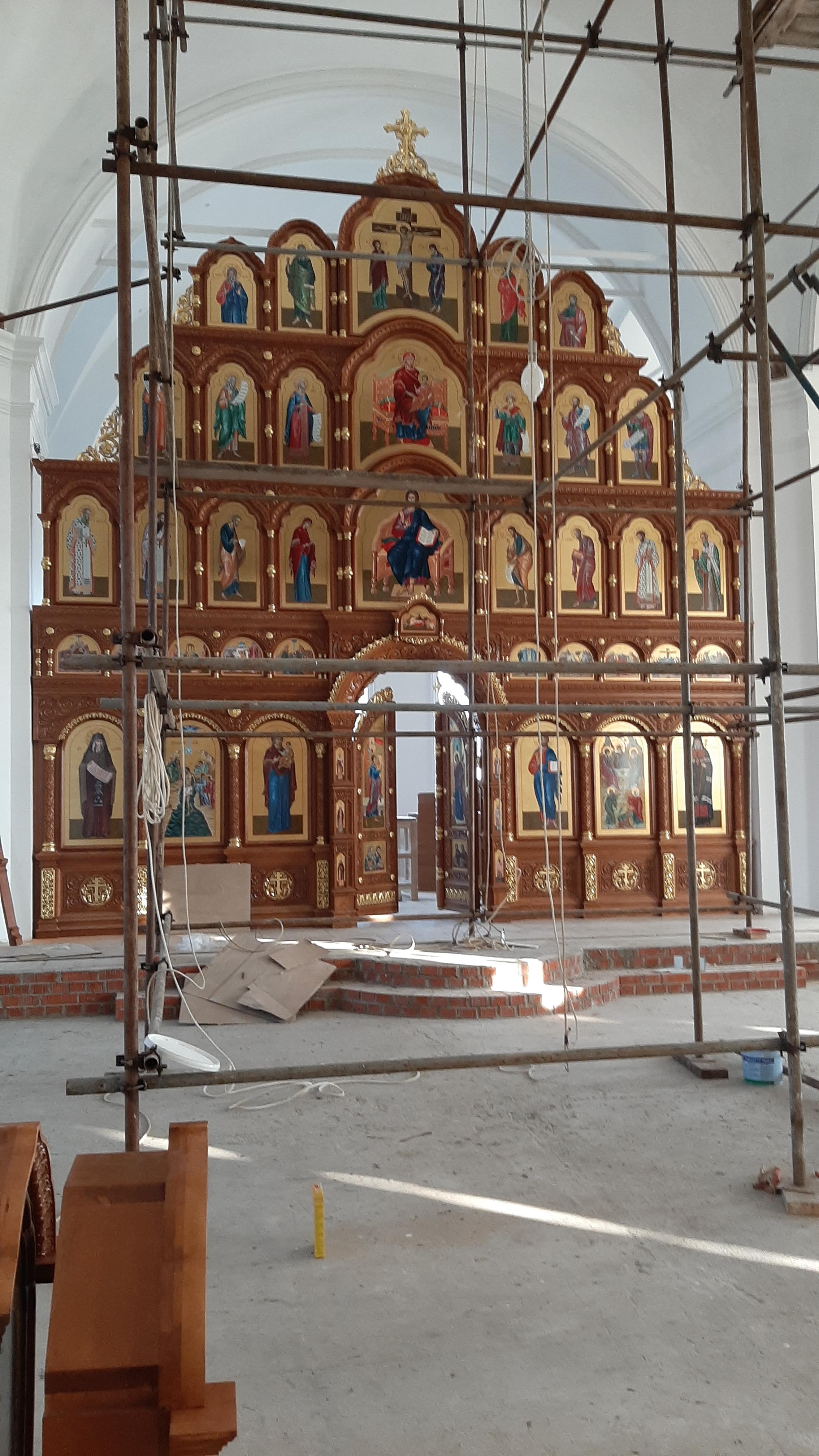 Установка иконостаса в Троицком соборе