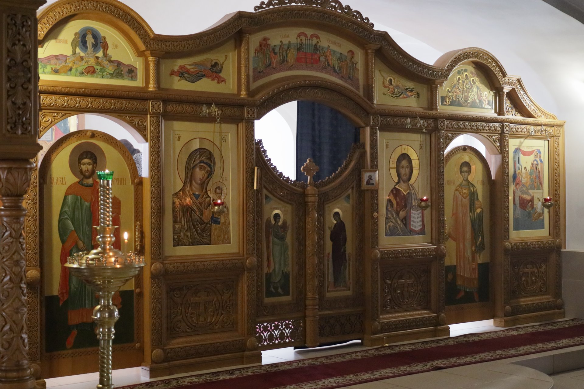 «Свет христов просвещает всех!»