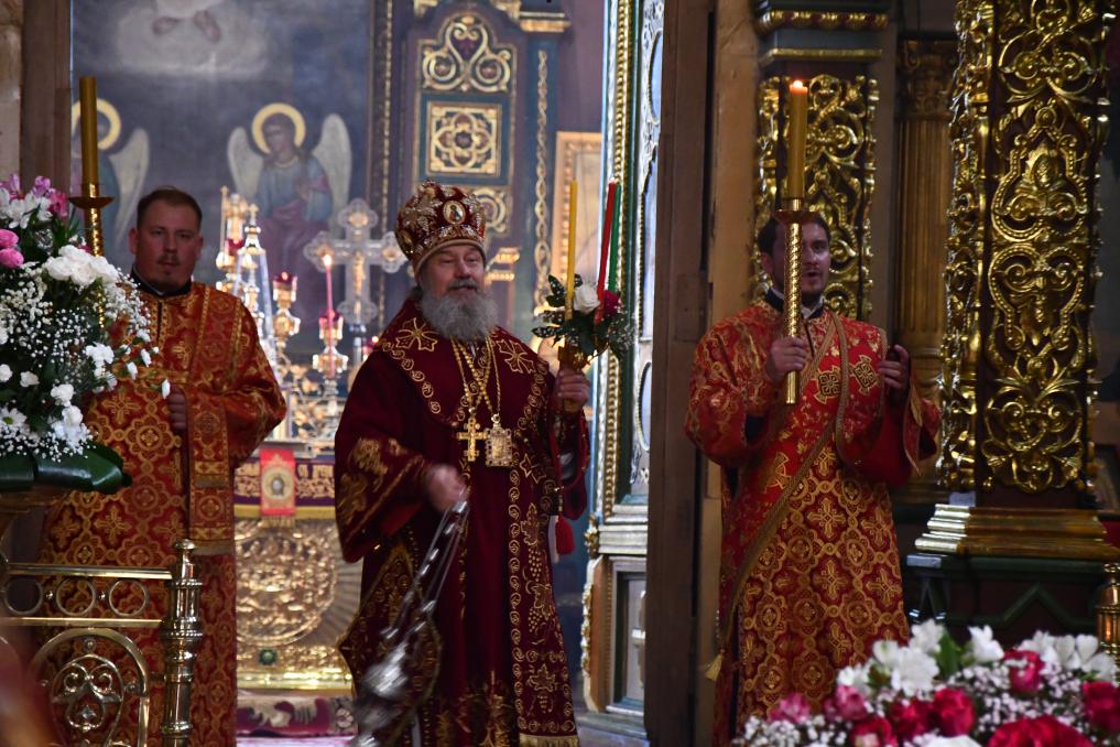 Пасхальные торжества в Елецкой епархии: поздравления и богослужение в Светлый день Христова Воскресения  