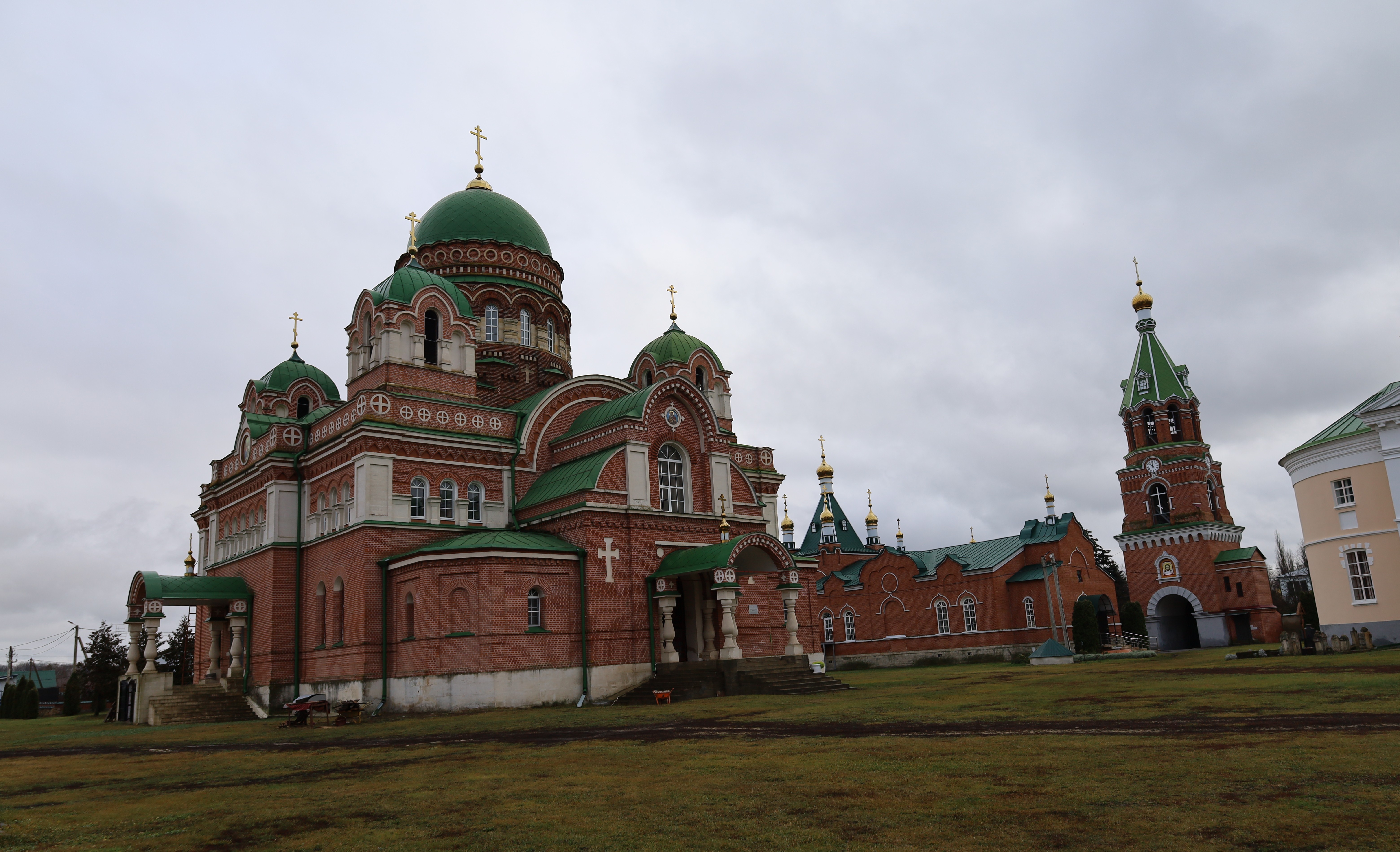 Круглый стол  «Древние монашеские традиции в условиях современности».