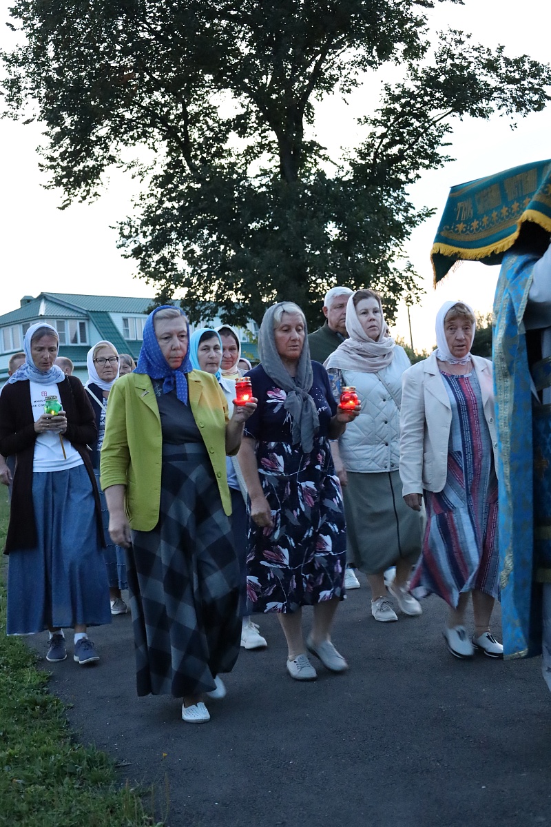 "В РОЖДЕСТВЕ ДЕВСТВО СОХРАНИЛА ЕСИ, ВО УСПЕНИИ МИРА НЕ ОСТАВИЛА ЕСИ" — фото 35