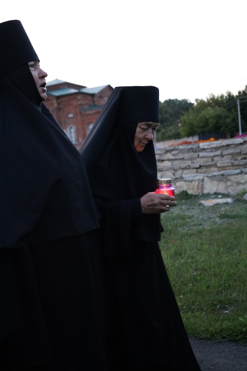 "В РОЖДЕСТВЕ ДЕВСТВО СОХРАНИЛА ЕСИ, ВО УСПЕНИИ МИРА НЕ ОСТАВИЛА ЕСИ" — фото 34