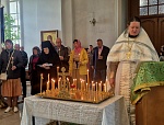 В Троицкую  родительскую субботу в Сезеновском монастыре прошли заупокойные богослужения.
