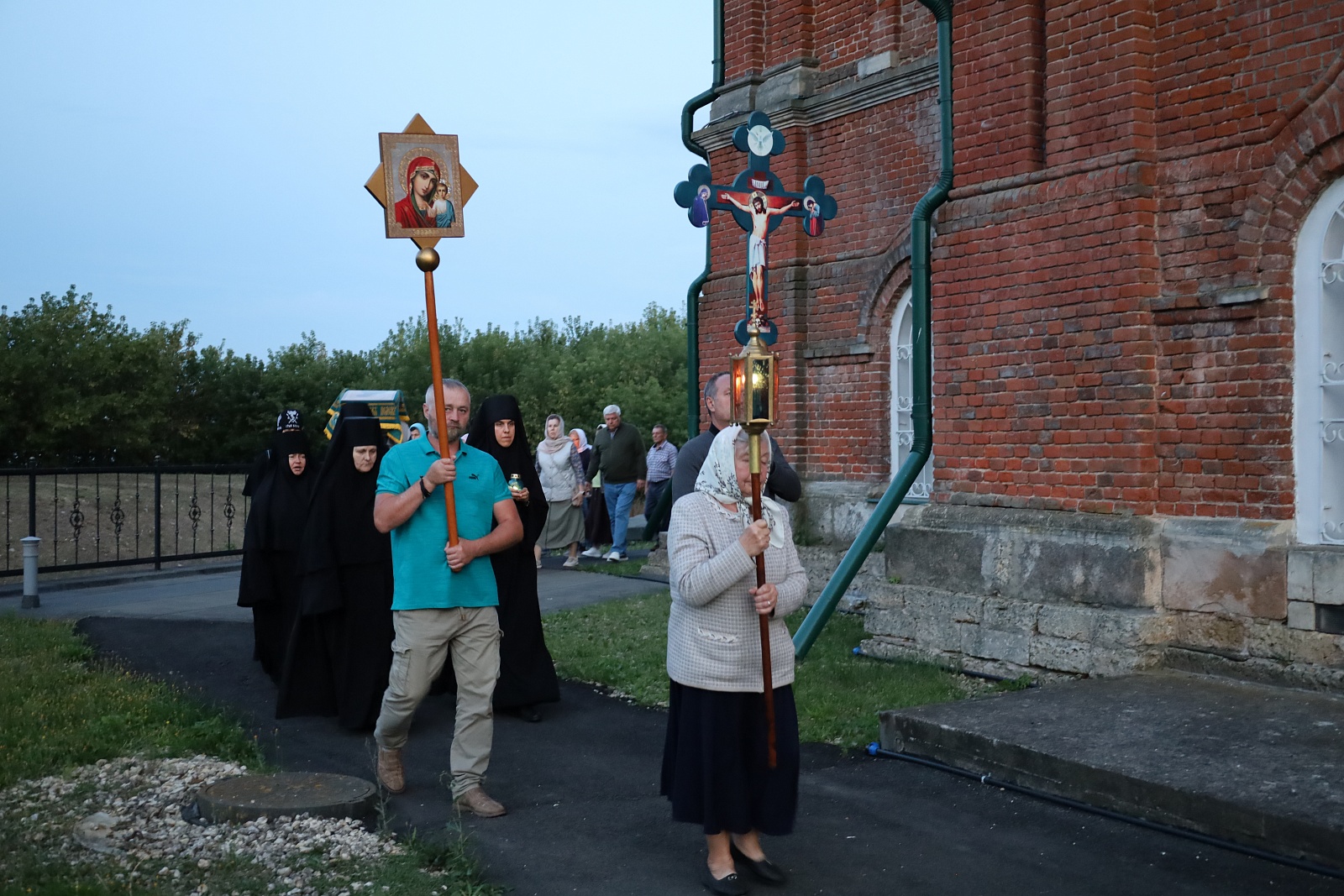 "В РОЖДЕСТВЕ ДЕВСТВО СОХРАНИЛА ЕСИ, ВО УСПЕНИИ МИРА НЕ ОСТАВИЛА ЕСИ" — фото 26
