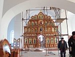 Установлен новый иконостас