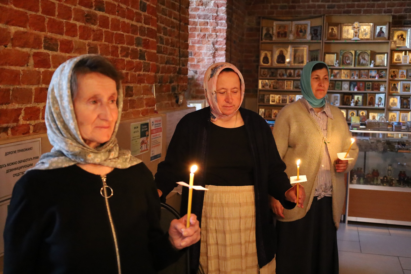 "В РОЖДЕСТВЕ ДЕВСТВО СОХРАНИЛА ЕСИ, ВО УСПЕНИИ МИРА НЕ ОСТАВИЛА ЕСИ" — фото 15