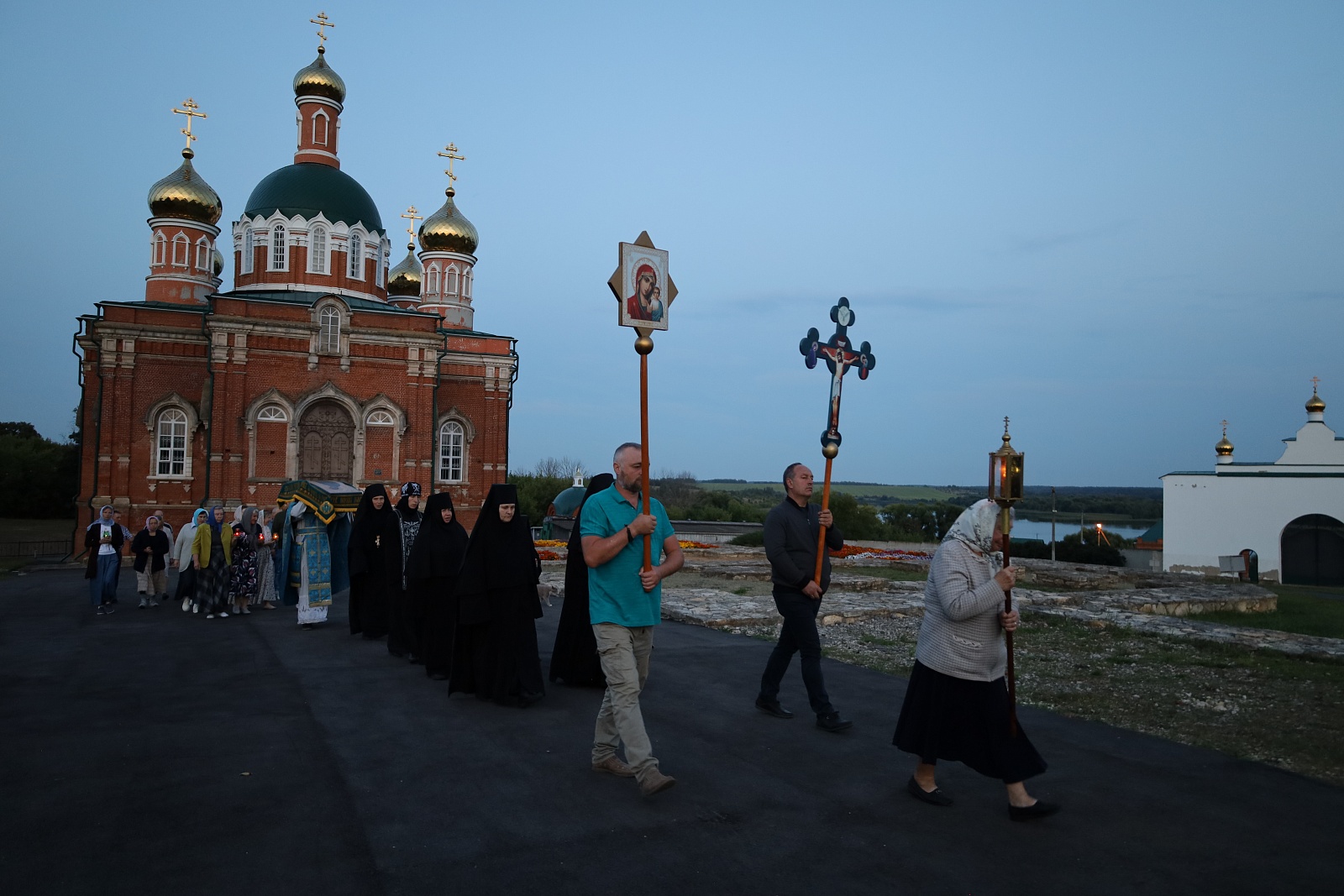 "В РОЖДЕСТВЕ ДЕВСТВО СОХРАНИЛА ЕСИ, ВО УСПЕНИИ МИРА НЕ ОСТАВИЛА ЕСИ" — фото 32