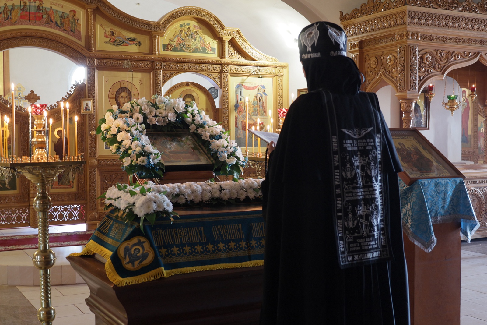 "В РОЖДЕСТВЕ ДЕВСТВО СОХРАНИЛА ЕСИ, ВО УСПЕНИИ МИРА НЕ ОСТАВИЛА ЕСИ" — фото 2
