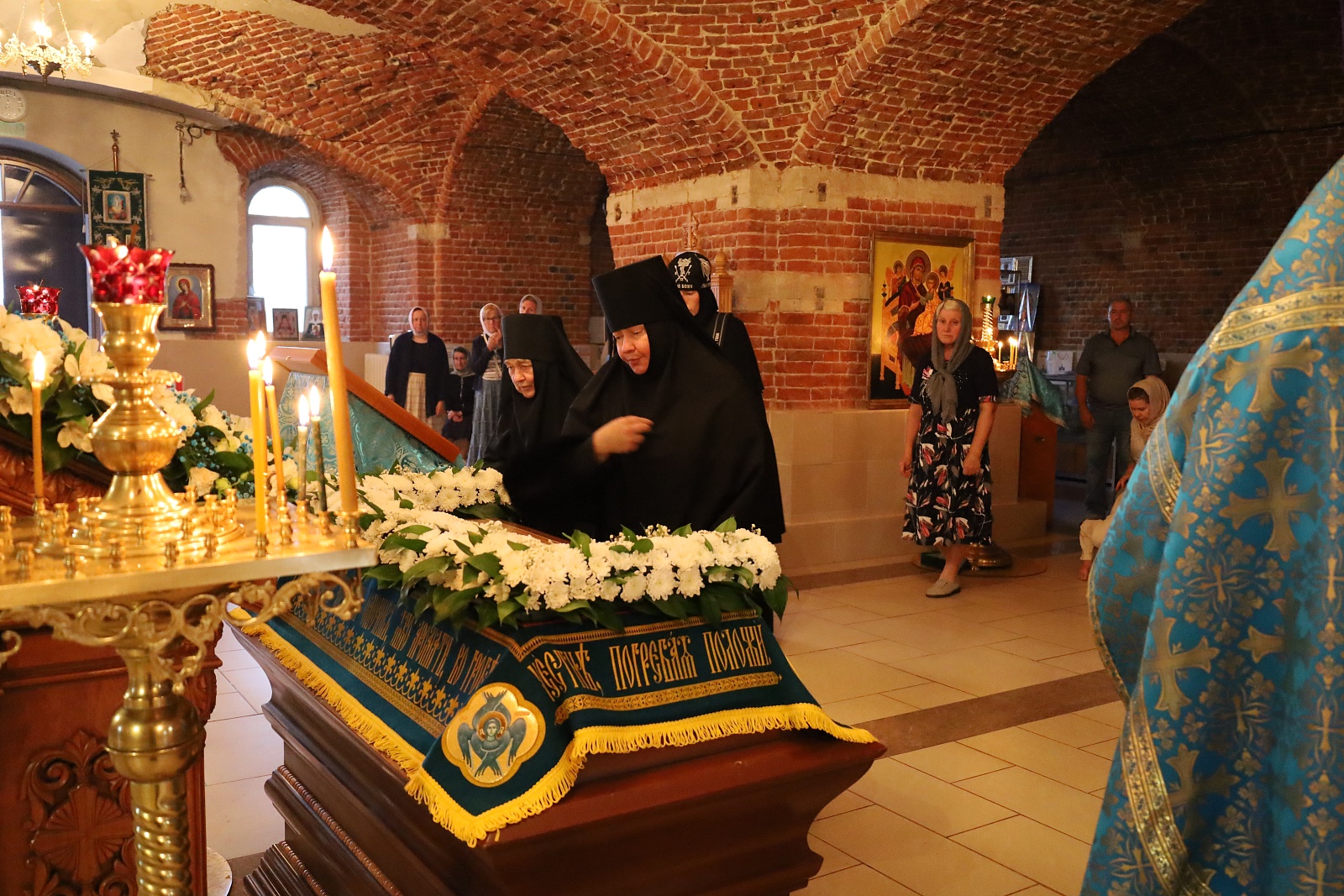 "В РОЖДЕСТВЕ ДЕВСТВО СОХРАНИЛА ЕСИ, ВО УСПЕНИИ МИРА НЕ ОСТАВИЛА ЕСИ" — фото 19